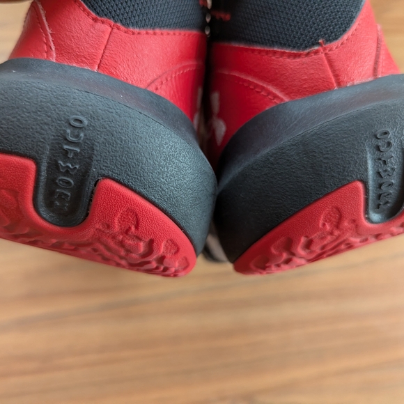 Under Armour Lockdown Red and Black Basketball Shoes 13 - Picture 10 of 13